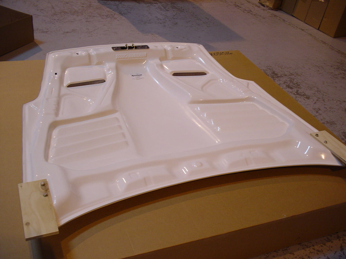 K031516CC NISSAN 350Z HOOD LOUVERED CARBON AUTO CLEAR COATED